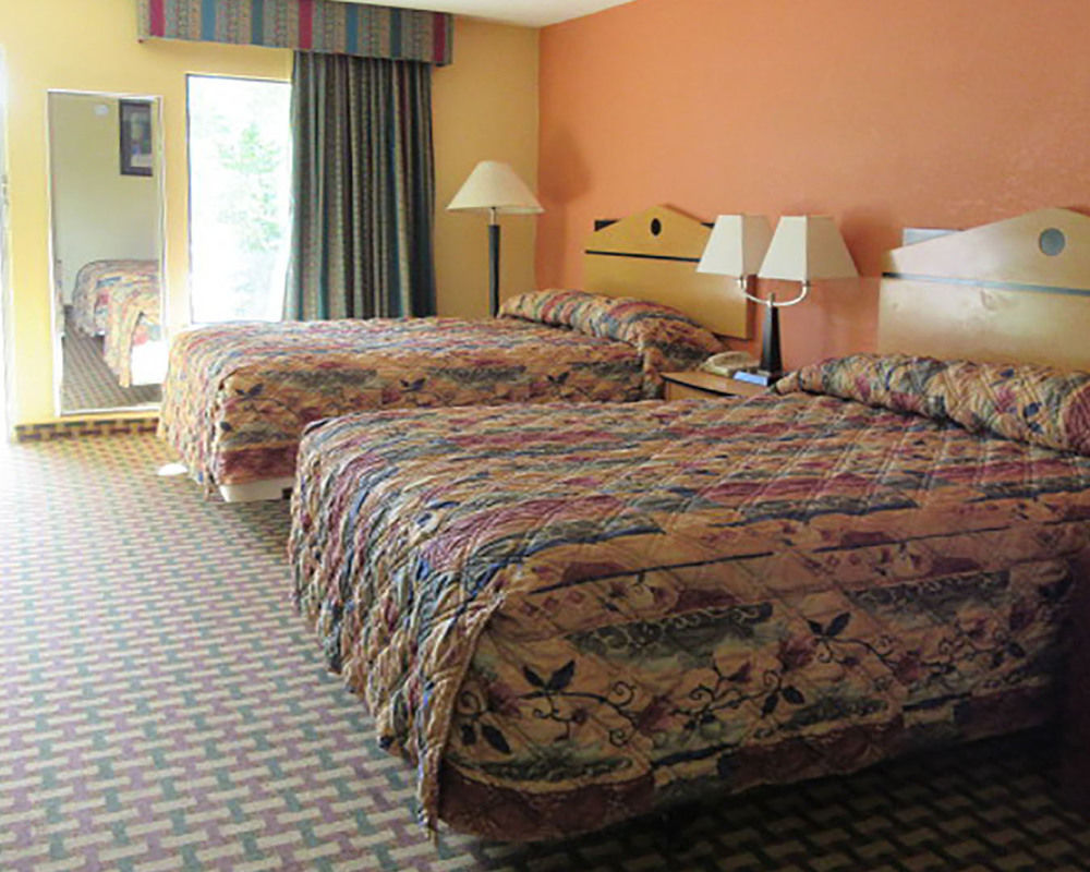 Milan Inn & Suites Exterior foto